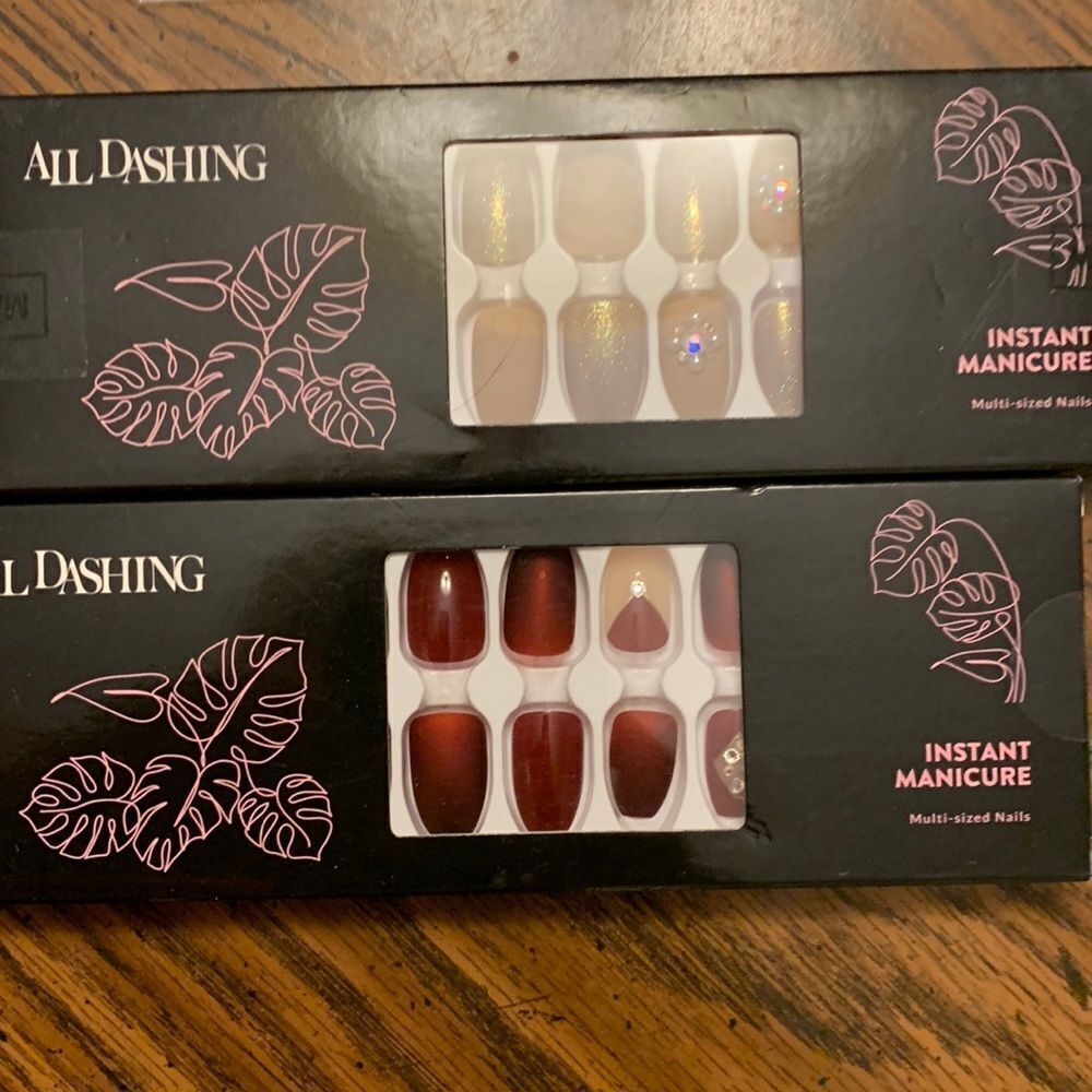 Choose 1 of the 2: All Dashing instant manicure/28pc art tips & tools to apply